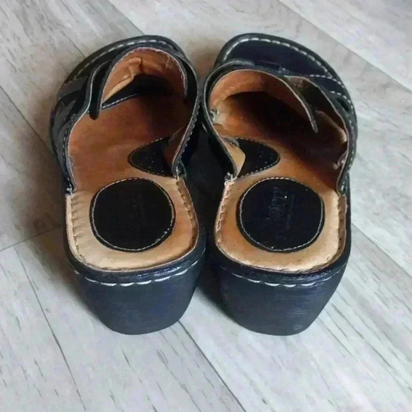 Born Slide On Black Leather Sandals Size 7 - Picture 2 of 5